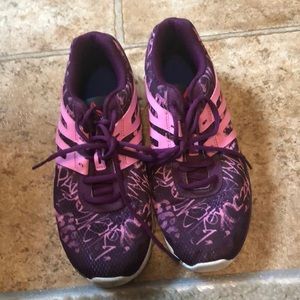 Women’s Reebok sneakers/tennis shoes size 7.5